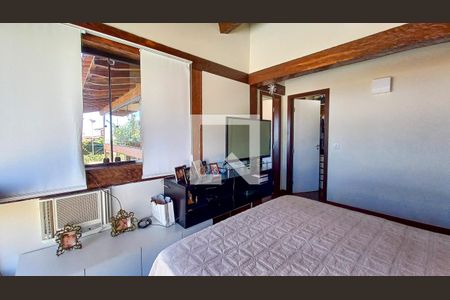 Casa à venda com 700m², 4 quartos e 4 vagas Casa à venda com 700m², 4 quartos e 4 vagasQuarto 1