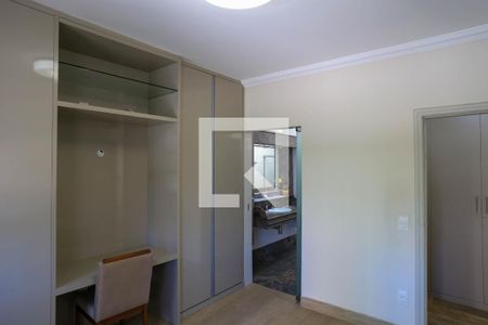 Casa à venda com 640m², 8 quartos e 5 vagasSuíte 3