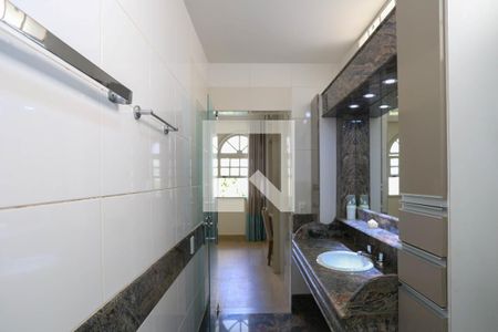 Casa à venda com 640m², 8 quartos e 5 vagasBanheiro da Suíte 3