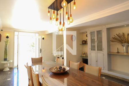 Casa à venda com 640m², 8 quartos e 5 vagasSala de Jantar