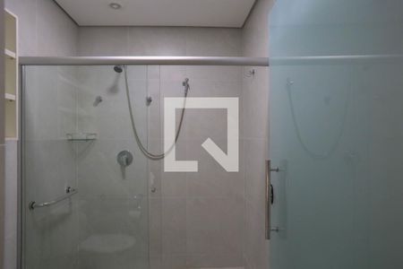 Casa à venda com 640m², 8 quartos e 5 vagasBanheiro 4