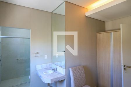 Casa à venda com 640m², 8 quartos e 5 vagasBanheiro 5