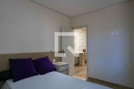 Casa à venda com 640m², 8 quartos e 5 vagasSuíte 4