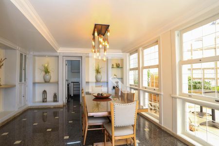 Casa à venda com 640m², 8 quartos e 5 vagasSala de Jantar