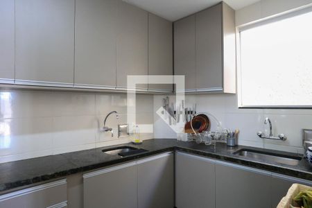 Casa à venda com 640m², 8 quartos e 5 vagasCozinha