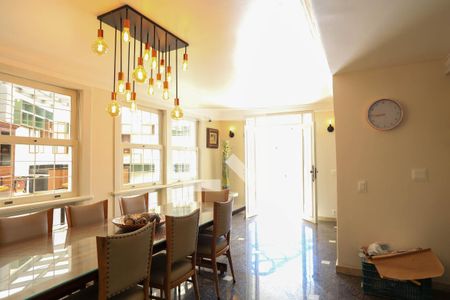 Casa à venda com 640m², 8 quartos e 5 vagasSala de Jantar