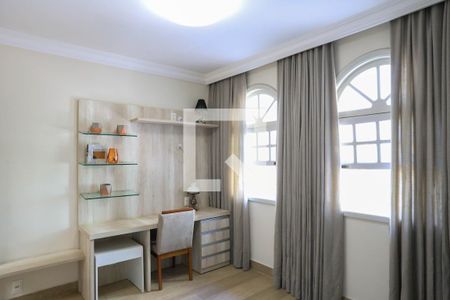 Casa à venda com 640m², 8 quartos e 5 vagasSuíte 5