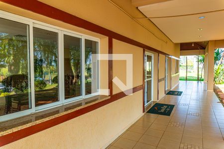 Casa de condomínio à venda com 232m², 3 quartos e 4 vagas Casa de condomínio à venda com 232m², 3 quartos e 4 vagasÁrea comum - Salão de festas