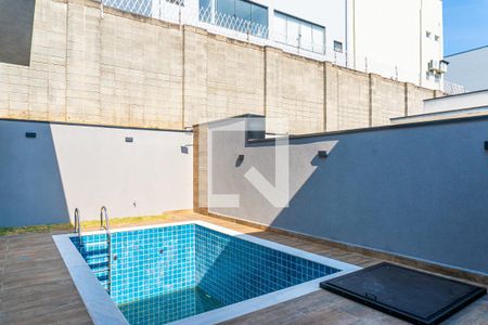 Casa de condomínio à venda com 232m², 3 quartos e 4 vagas Casa de condomínio à venda com 232m², 3 quartos e 4 vagasQuintal