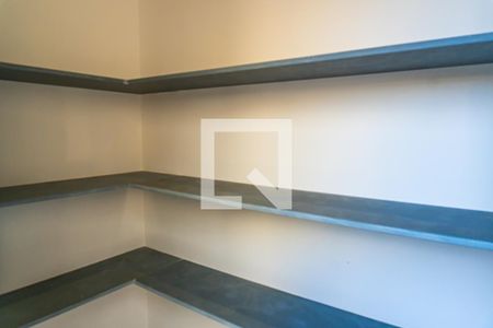 Casa de condomínio à venda com 232m², 3 quartos e 4 vagas Casa de condomínio à venda com 232m², 3 quartos e 4 vagasPiscina