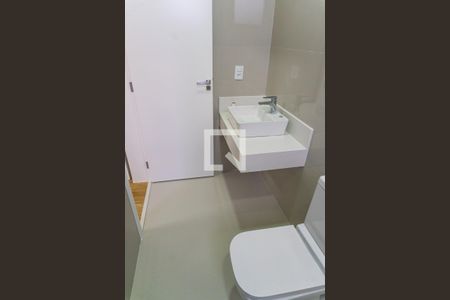 Casa de condomínio à venda com 232m², 3 quartos e 4 vagas Casa de condomínio à venda com 232m², 3 quartos e 4 vagasBanheiro da Suíte 2