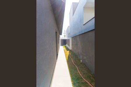 Casa de condomínio à venda com 232m², 3 quartos e 4 vagas Casa de condomínio à venda com 232m², 3 quartos e 4 vagasQuintal