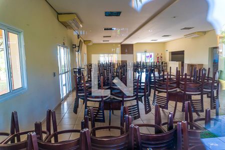 Casa de condomínio à venda com 232m², 3 quartos e 4 vagas Casa de condomínio à venda com 232m², 3 quartos e 4 vagasÁrea comum - Salão de festas