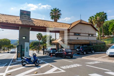 Casa de condomínio à venda com 232m², 3 quartos e 4 vagas Casa de condomínio à venda com 232m², 3 quartos e 4 vagasFachado do condomínio