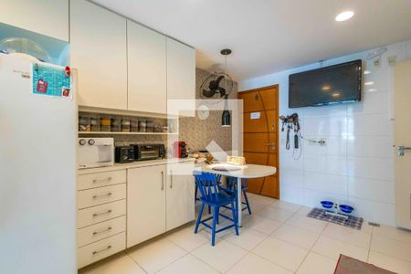 Apartamento para alugar com 203m², 3 quartos e 3 vagas Apartamento para alugar com 203m², 3 quartos e 3 vagasCozinha