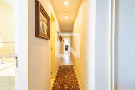 Apartamento para alugar com 203m², 3 quartos e 3 vagas Apartamento para alugar com 203m², 3 quartos e 3 vagasCorredor