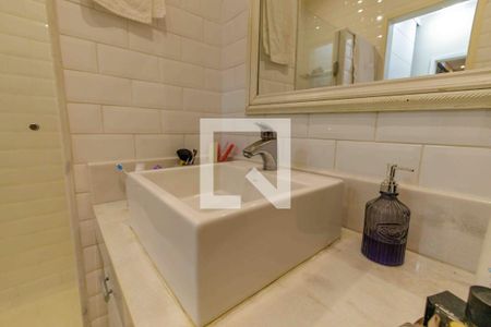 Apartamento à venda com 371m², 3 quartos e 5 vagasBanheiro da Suíte 2