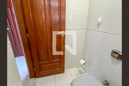Casa à venda com 255m², 3 quartos e 5 vagas Casa à venda com 255m², 3 quartos e 5 vagasLavabo