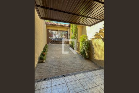 Casa à venda com 255m², 3 quartos e 5 vagas Casa à venda com 255m², 3 quartos e 5 vagasGaragem