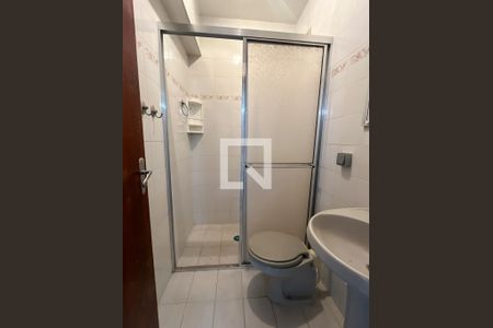 Casa à venda com 255m², 3 quartos e 5 vagas Casa à venda com 255m², 3 quartos e 5 vagasBanheiro de serviço