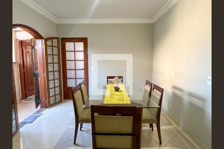 Casa à venda com 255m², 3 quartos e 5 vagas Casa à venda com 255m², 3 quartos e 5 vagasSala de Jantar