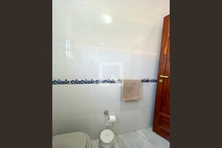 Casa à venda com 255m², 3 quartos e 5 vagas Casa à venda com 255m², 3 quartos e 5 vagasBanheiro da Suíte