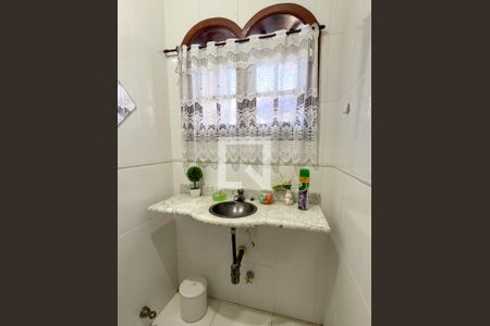 Casa à venda com 255m², 3 quartos e 5 vagas Casa à venda com 255m², 3 quartos e 5 vagasLavabo