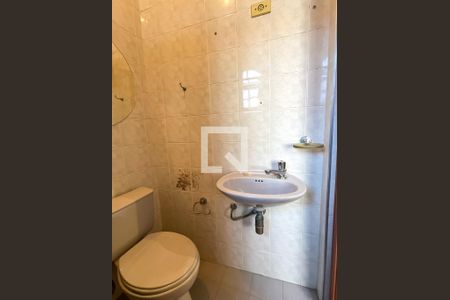 Casa à venda com 255m², 3 quartos e 5 vagas Casa à venda com 255m², 3 quartos e 5 vagasBanheiro da Edícula