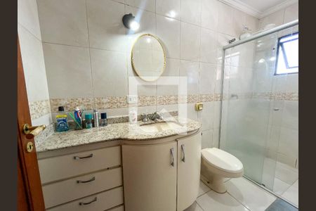 Casa à venda com 255m², 3 quartos e 5 vagas Casa à venda com 255m², 3 quartos e 5 vagasBanheiro Corredor