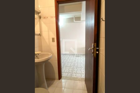 Casa à venda com 255m², 3 quartos e 5 vagas Casa à venda com 255m², 3 quartos e 5 vagasBanheiro de serviço