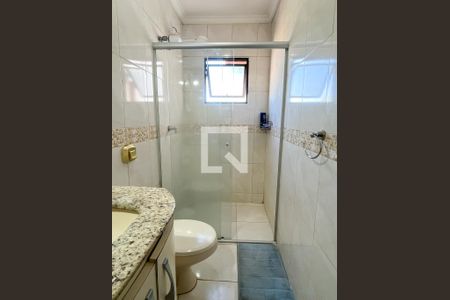 Casa à venda com 255m², 3 quartos e 5 vagas Casa à venda com 255m², 3 quartos e 5 vagasBanheiro Corredor