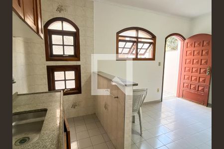Casa à venda com 255m², 3 quartos e 5 vagas Casa à venda com 255m², 3 quartos e 5 vagasCozinha da Edícula