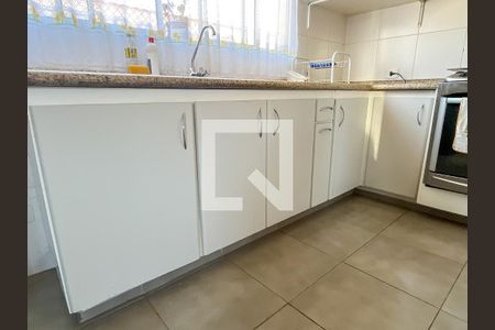 Casa à venda com 255m², 3 quartos e 5 vagas Casa à venda com 255m², 3 quartos e 5 vagasCozinha