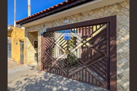 Casa à venda com 255m², 3 quartos e 5 vagas Casa à venda com 255m², 3 quartos e 5 vagasFachada