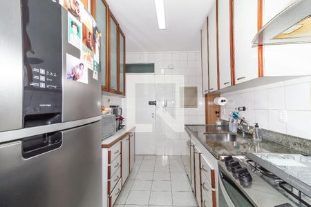 Apartamento à venda com 110m², 3 quartos e 2 vagas Apartamento à venda com 110m², 3 quartos e 2 vagasCozinha