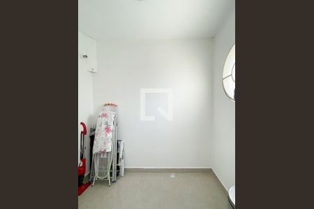 Apartamento à venda com 107m², 3 quartos e 1 vaga Apartamento à venda com 107m², 3 quartos e 1 vagaQuarto de Serviço