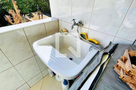Casa à venda com 218m², 2 quartos e 5 vagas Casa à venda com 218m², 2 quartos e 5 vagasÁrea de Serviço