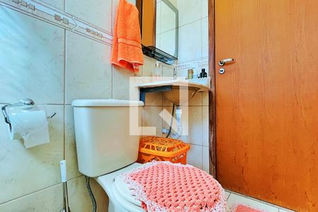 Casa à venda com 218m², 2 quartos e 5 vagas Casa à venda com 218m², 2 quartos e 5 vagasBanheiro da Suíte 2
