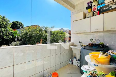 Casa à venda com 218m², 2 quartos e 5 vagas Casa à venda com 218m², 2 quartos e 5 vagasÁrea de Serviço