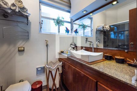 Apartamento para alugar com 190m², 3 quartos e 2 vagas Apartamento para alugar com 190m², 3 quartos e 2 vagasBanheiro suíte 2