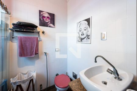 Apartamento para alugar com 190m², 3 quartos e 2 vagas Apartamento para alugar com 190m², 3 quartos e 2 vagasBanheiro suíte 1