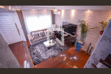 Casa à venda com 240m², 4 quartos e 5 vagas Casa à venda com 240m², 4 quartos e 5 vagasSala