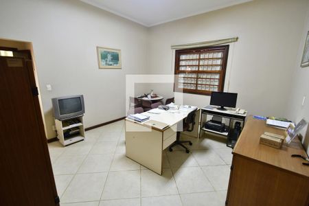 Casa à venda com 345m², 4 quartos e 10 vagasQuarto 4 - Suíte