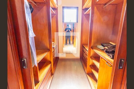 Apartamento à venda com 198m², 4 quartos e 4 vagasSuíte 2 - Closet