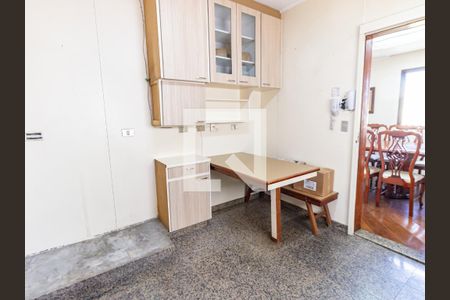 Apartamento à venda com 198m², 4 quartos e 4 vagasCozinha