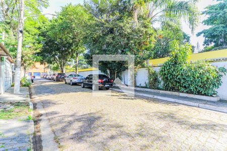 Casa à venda com 225m², 4 quartos e 2 vagas Casa à venda com 225m², 4 quartos e 2 vagasGaragem