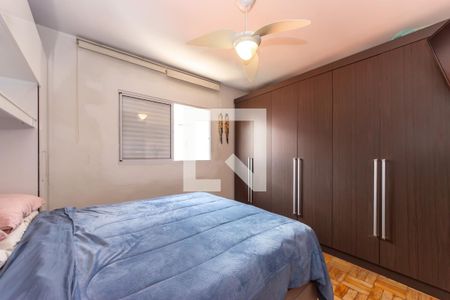 Casa à venda com 225m², 4 quartos e 2 vagas Casa à venda com 225m², 4 quartos e 2 vagasQuarto 1