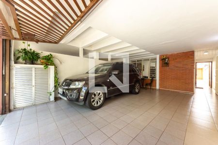 Casa à venda com 225m², 4 quartos e 2 vagas Casa à venda com 225m², 4 quartos e 2 vagasGaragem