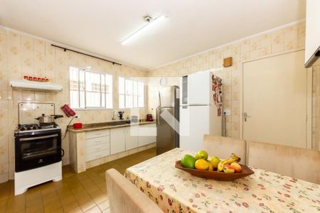 Casa à venda com 225m², 4 quartos e 2 vagas Casa à venda com 225m², 4 quartos e 2 vagasCozinha