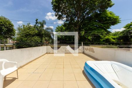 Casa à venda com 225m², 4 quartos e 2 vagas Casa à venda com 225m², 4 quartos e 2 vagasVaranda Suíte 2